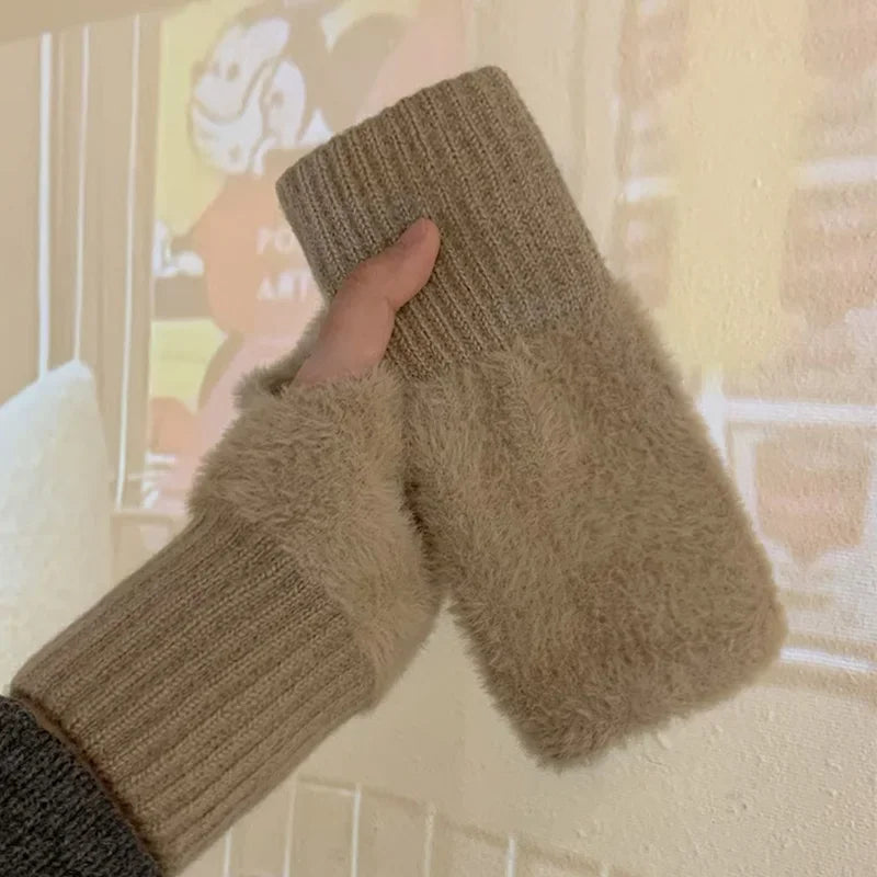 Soft Plush Fingerlösa Vantar – Cozy Winter Core 🤍