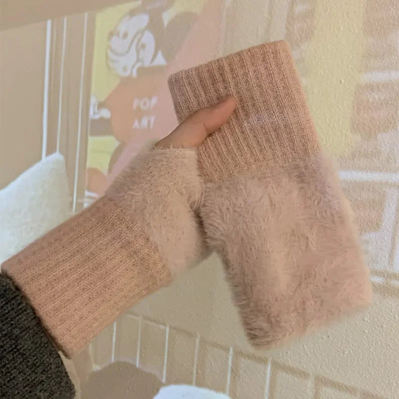 Soft Plush Fingerlösa Vantar – Cozy Winter Core 🤍