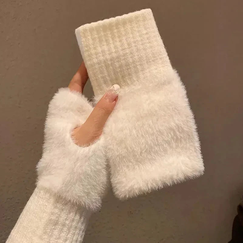 Soft Plush Fingerlösa Vantar – Cozy Winter Core 🤍